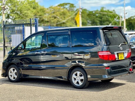 Toyota Alphard 1