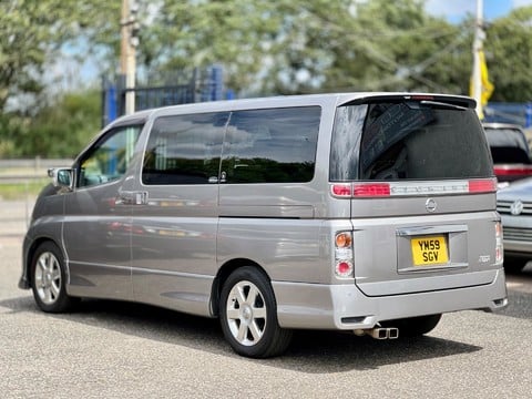 Nissan Elgrand HIGHWAY STAR V6 3.5 2