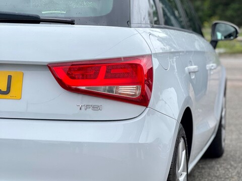 Audi A1 TFSI Amplified Edition Sportback 9