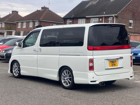 Nissan Elgrand HIGHWAY STAR 5