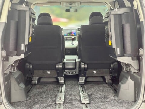 Toyota Vellfire V6 Sunroof 20