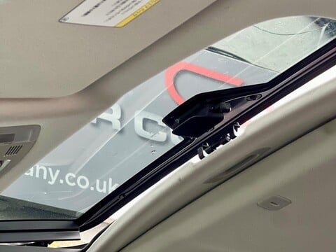 Toyota Vellfire V6 Sunroof 10