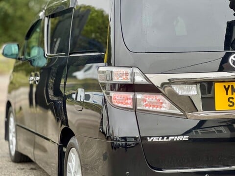 Toyota Vellfire V6 Sunroof 26