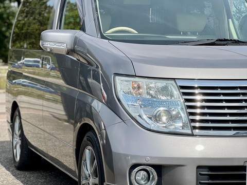 Nissan Elgrand HIGHWAY STAR V6 3.5 26