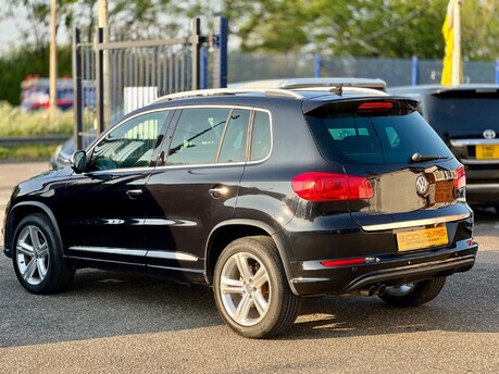 Volkswagen Tiguan 1.4 TSi R-LINE DSG AUTO 1