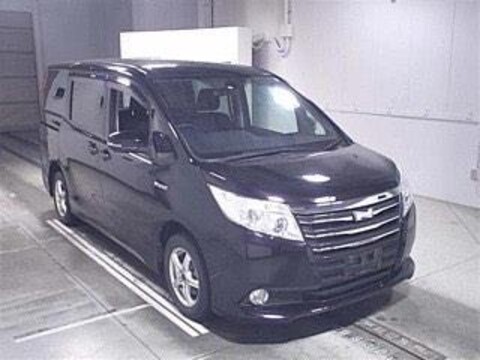 Toyota Noah NOAH Hybrid 7 Seater Fresh Import RARE 1