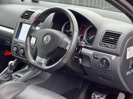 Volkswagen Golf 3.2 V6 R32 DSG 4Motion 5dr 4