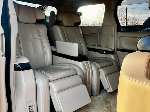 Toyota Vellfire V6 Royal Lounge Sunroof 24