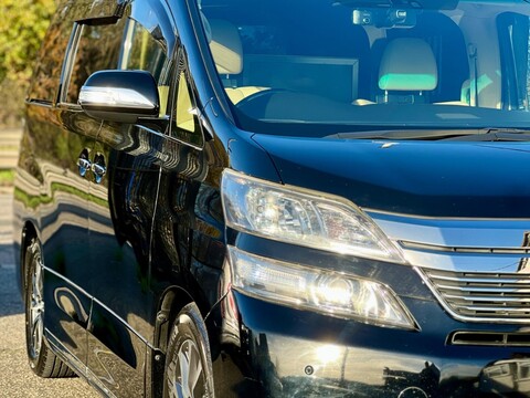 Toyota Vellfire V6 Royal Lounge Sunroof 25