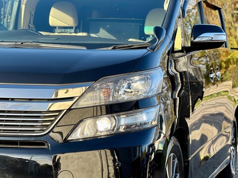 Toyota Vellfire V6 Royal Lounge Sunroof 27