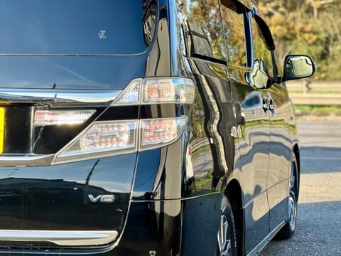 Toyota Vellfire V6 Royal Lounge Sunroof 29