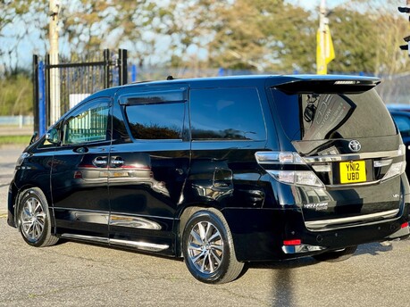 Toyota Vellfire V6 Royal Lounge Sunroof 2