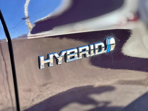 Toyota Noah Hybird 7 Seaters 12