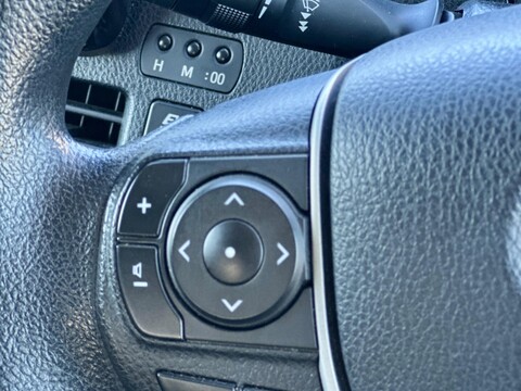 Toyota Noah Hybird 7 Seaters 32