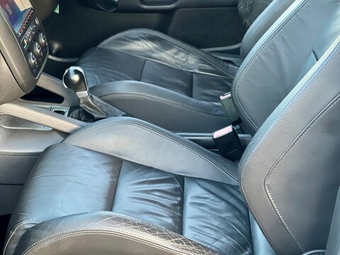 Volkswagen Golf 3.2 V6 R32 DSG 4Motion 5dr 12