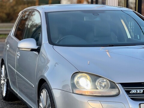 Volkswagen Golf 3.2 V6 R32 DSG 4Motion 5dr 28