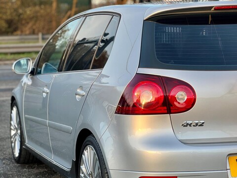 Volkswagen Golf 3.2 V6 R32 DSG 4Motion 5dr 37
