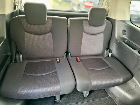 Nissan Serena 2.0 Petrol Hybrid 8 Seater 22