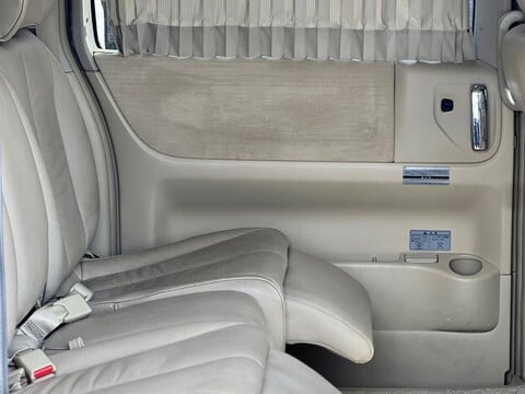 Nissan Elgrand HIGHWAY STAR V6 3.5 44