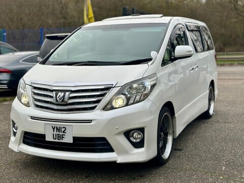 Toyota Alphard 4