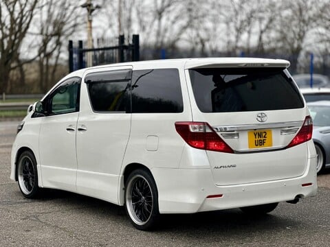 Toyota Alphard 5