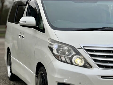 Toyota Alphard 6