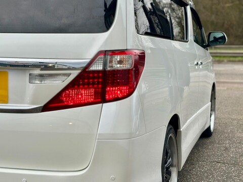 Toyota Alphard 13