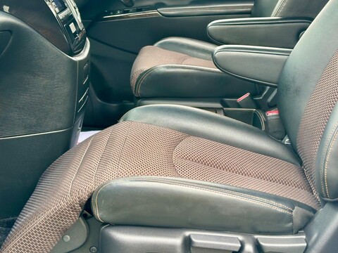Nissan Elgrand HIGHWAY STAR+GRADE 4B+4WD+WAX OIL+ 13