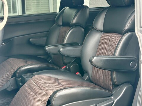 Nissan Elgrand HIGHWAY STAR+GRADE 4B+4WD+WAX OIL+ 18