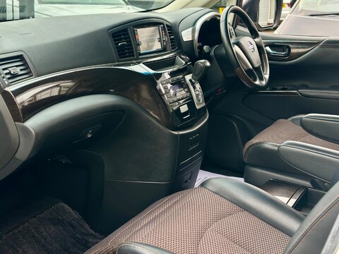 Nissan Elgrand HIGHWAY STAR+GRADE 4B+4WD+WAX OIL+ 14