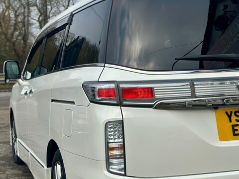 Nissan Elgrand HIGHWAY STAR+GRADE 4B+4WD+WAX OIL+ 37