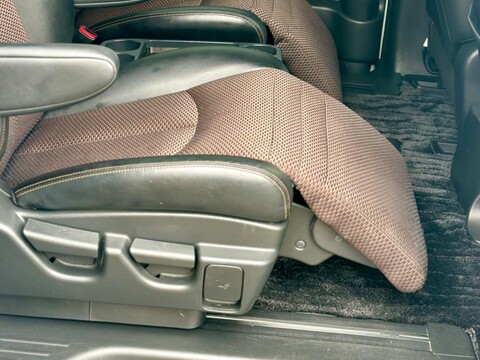 Nissan Elgrand HIGHWAY STAR+GRADE 4B+4WD+WAX OIL+ 46