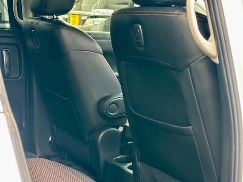 Nissan Elgrand HIGHWAY STAR+GRADE 4B+4WD+WAX OIL+ 48