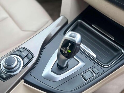 BMW 3 Series 320i LUXURY GT Auto 12