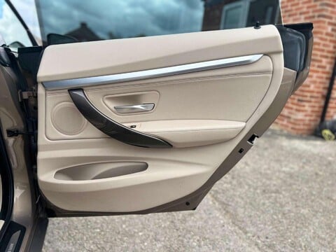 BMW 3 Series 320i LUXURY GT Auto 31