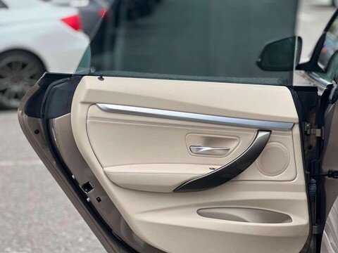 BMW 3 Series 320i LUXURY GT Auto 32