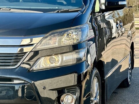 Toyota Vellfire Golden Eyes II Edition 7