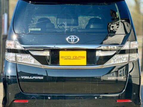 Toyota Vellfire Golden Eyes II Edition 13