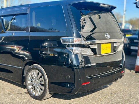 Toyota Vellfire Golden Eyes II Edition 18