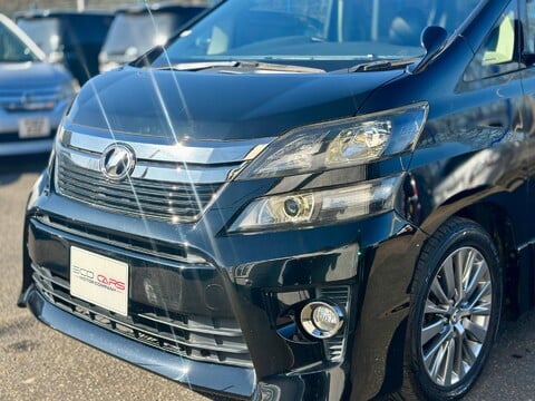 Toyota Vellfire Golden Eyes II Edition 10