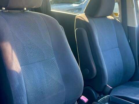Toyota Estima 7