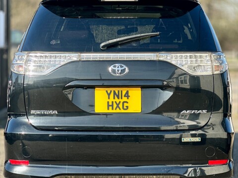 Toyota Estima 8