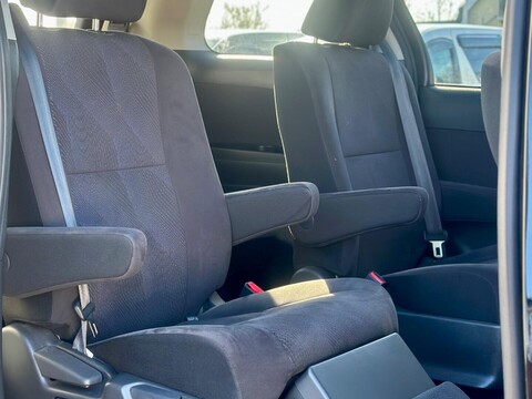 Toyota Estima 20