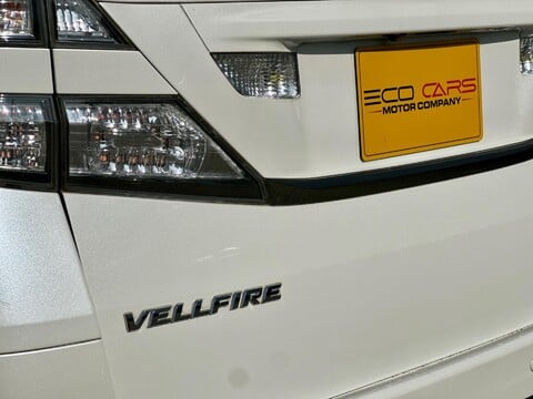 Toyota Vellfire 32