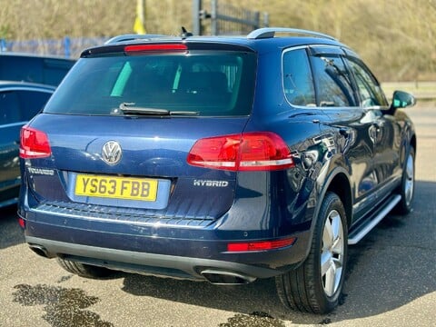 Volkswagen Touareg 3.0h TSI V6 Hybrid Tiptronic 4WD Euro 5 (s/s) 5dr 10