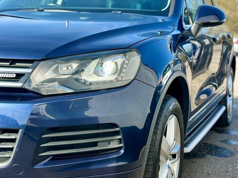 Volkswagen Touareg 3.0h TSI V6 Hybrid Tiptronic 4WD Euro 5 (s/s) 5dr 62