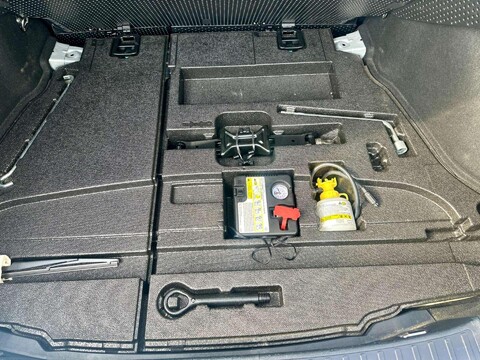 Toyota Prius 1.8 PCO BADGE 22