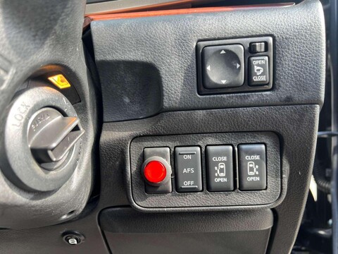 Nissan Elgrand 3.5+HIGHWAY STAR+GRADE 4+WARRANTED MILES 27