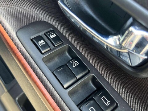 Nissan Elgrand 3.5+HIGHWAY STAR+GRADE 4+WARRANTED MILES 34