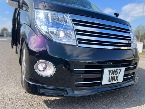 Nissan Elgrand 3.5+HIGHWAY STAR+GRADE 4+WARRANTED MILES 43